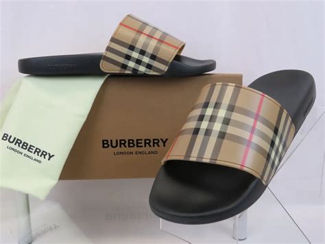 mẫu dép burberry.